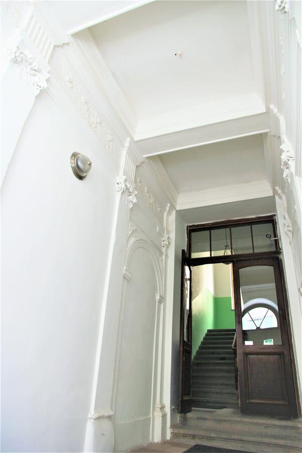Hostel The Republic Garden Prag Exterior foto