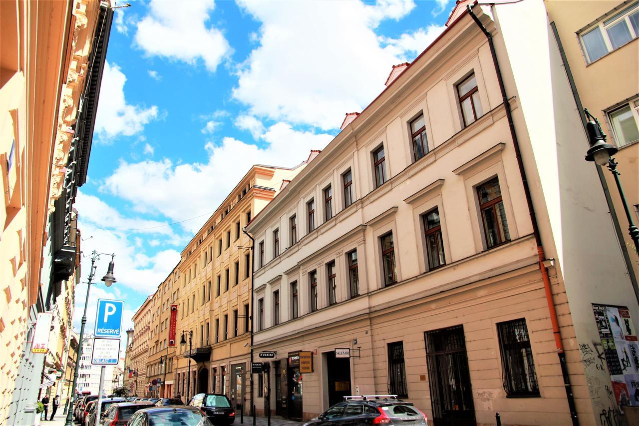 Hostel The Republic Garden Prag Exterior foto